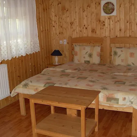 Casa de hóspedes Tunderkert Panzio Izvoare (Harghita)